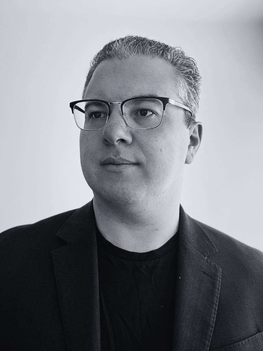 Hiram Apodaca - Autor de Finanzas de Guerra